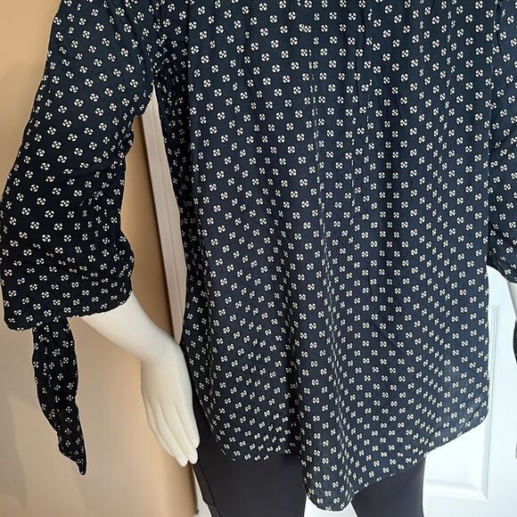 H&M blouse/Size 6  - Picture 7 of 10